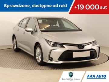 Toyota Corolla XII Sedan 1.6 Valvematic Dual VVT-i 132KM 2020 Toyota Corolla 1.6 Valvematic, Salon Polska