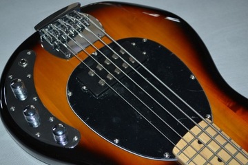 БАС С ХАМБАКЕРОМ ММ-СТИЛЯ ВОКРУГ ЛЮТЕЛИ