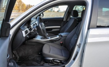 BMW Seria 3 E90-91-92-93 Touring E91 2.0 320d 184KM 2011 BMW Seria 3 xDrive Lift 2011 r. 2.0 Diesel 183KM, zdjęcie 6