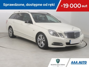 Mercedes Klasa E W212 Kombi 220 CDI BlueEFFICIENCY 170KM 2011 Mercedes E E 220 CDI, 167 KM, Automat, Navi