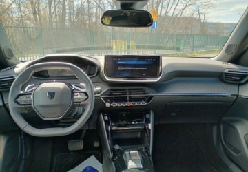 Peugeot 2008 II SUV Facelifting 1.2 PureTech 130KM 2024 Peugeot 2008 PureTech 130 Allure SS EAT8 SalonPL FVat 2024 Maly Przebieg, zdjęcie 7