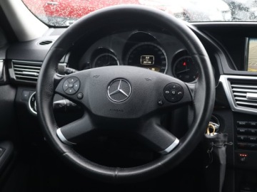 Mercedes Klasa E W212 Kombi 200 CGI BlueEFFICIENCY 184KM 2011 Mercedes E E 200, Automat, Skóra, Navi, Xenon, zdjęcie 17