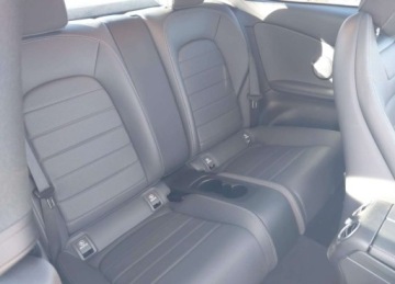 Mercedes Klasa C W205 Coupe Facelifting 2.0 300 258KM 2019 Mercedes-Benz Klasa C MERCEDES-BENZ C 300 4MATIC 2.0 Benzyna 259KM, zdjęcie 9