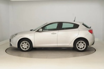 Alfa Romeo Giulietta Nuova II Hatchback 5d Facelifting 2016 2.0 JTDM-2 16v 175KM 2018 Alfa Romeo Giulietta 2.0 JTDM, Salon Polska, zdjęcie 2