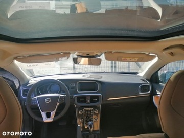 Volvo V40 II Hatchback Facelifting 1.5 T3 152KM 2019 Volvo V40 Cross Country II 1.5 T3 aut, jasne wnętrze, bezwypadkowy, zdjęcie 25