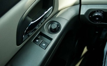 Chevrolet Cruze 2011 Chevrolet Cruze 1.6 benzyna 113KM sedan klimatyzacja hamulce i opony bdb, zdjęcie 21