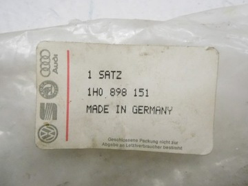 GOLF JETTA направляющая люка 1H0898151