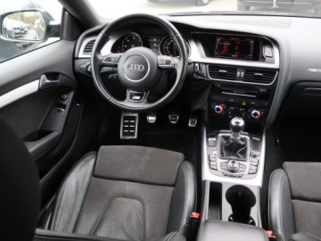 Audi A5 8T Coupe Facelifting 2.0 TDI 177KM 2011 Audi A5 2.0 TDI, 174 KM, Skóra, Navi, Xenon, zdjęcie 6