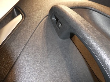 КОМПЛЕКТ ОБИВКИ БАНКОВСКОЙ ДВЕРИ VW JETTA 5C