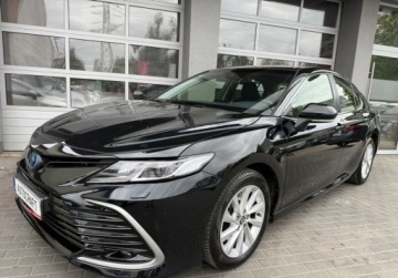 Toyota Camry IX Sedan 2.5 Hybrid Dynamic Force 218KM 2021 Toyota Camry salon Polska, FV-VAT 23, Gwarancja, 1 rej. 2022r. 2.5 Hybryda, zdjęcie 1
