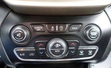 Jeep Cherokee V Terenowy 2.0 MJD 170KM 2014 Jeep Cherokee 2.0Mjet 170KM 4x4 4WD LIMITED Full opcja Zero korozji Niski, zdjęcie 21