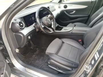 Mercedes Klasa E W214 Sedan Plug-In 2.0 300de 313KM 2023 Mercedes-Benz E 300e 4 Matic Hybryda Plug-in, zdjęcie 17