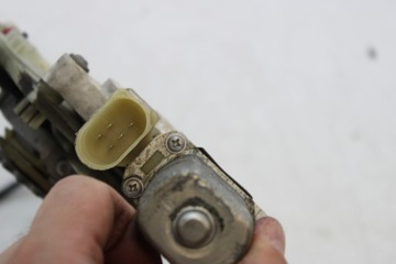 BMW E81 E82 E88 ZVEDÁK OKNO PRAVÝ 6978846