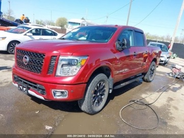 Nissan Titan 2019 Nissan Titan 2019 Nissan Titan 4x4 Crew Cab PRO-4X 5.6 Benzyna 390KM, zdjęcie 2