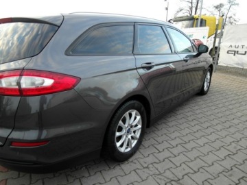 Ford Mondeo V Kombi 2.0 TDCi 150KM 2015 Ford Mondeo Klimatronik Nawigacja Alu Felgi Komputer 2.0 Diesel 150KM, zdjęcie 10