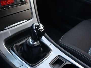 Ford Mondeo IV Hatchback 2.0 Duratorq TDCi DPF 140KM 2014 Ford Mondeo 2.0 TDCi, Salon Polska, Klima, zdjęcie 12