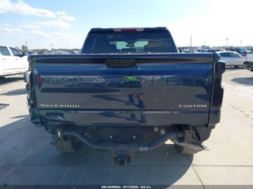 Chevrolet Silverado II 2022 Chevrolet Silverado 1500 Short Bed Custom 2022 2.7 Benzyna 310KM, zdjęcie 4