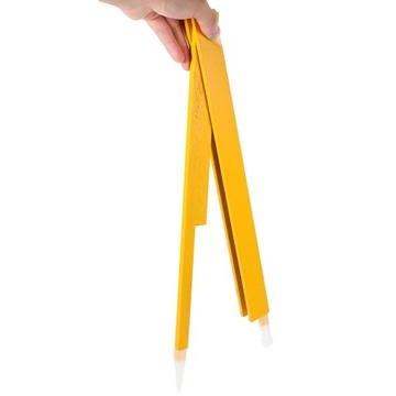 УЧИТЕЛЬ ИСПОЛЬЗУЕТ КОМПАС