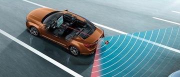 камера заднего вида спрятана в солнцезащитном козырьке