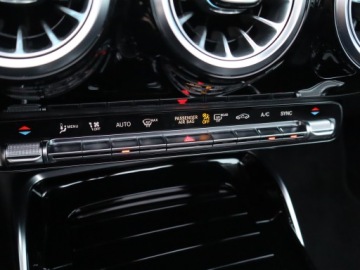 Mercedes Klasa A W177/V177 Hatchback AMG 2.0 A35 306KM 2022 Mercedes A A 35 AMG 4MATIC, Salon Polska, zdjęcie 24