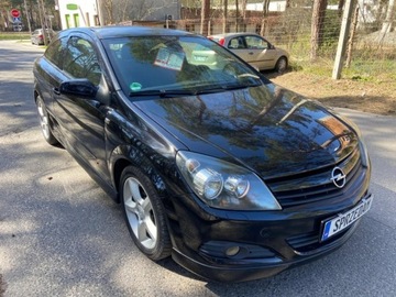Opel Astra H Hatchback 5d 1.6 Twinport ECOTEC 105KM 2005 Opel Astra 1.6 GTC Klima Alufelgi Super Stan Sort 1.6 Benzyna 105KM, zdjęcie 2
