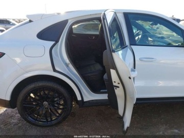 Porsche Cayenne III 2022 Porsche Cayenne Coupe S 2022 2.9 Benzyna 434KM, zdjęcie 12