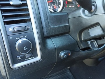 Dodge Ram V 5.7 HEMI 401KM 2022 Dodge RAM Gaz, hak, zdjęcie 16