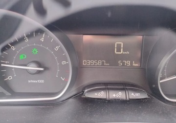 Peugeot 2008 I SUV Facelifting 1.2 PureTech 110KM 2019 Peugeot 2008 Signature salon Polska bezwypadkowy bogate wyposazenie 1.2, zdjęcie 10