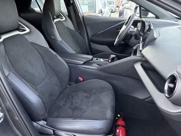 Toyota C-HR II SUV 2.0 Hybrid Dynamic Force 197KM 2024 Toyota C-HR 2.0 Hybrid GR Sport C-HR GR SPORT 2.0, zdjęcie 6