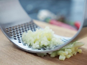 ПЛОТКА ДЛЯ ЧЕСНОКА ДАВЛИТЕЛЬНАЯ РЕЗКА СОКОВЫЖИВАТЕЛЬНАЯ МАШИНА