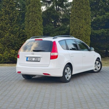 Hyundai i30 I CW Facelifting 1.4 DOHC 109KM 2011 Hyundai i30 1.4 Benzyna Blue Classic Manual 109KM, zdjęcie 12