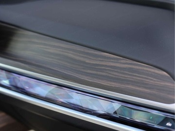 BMW Seria 7 G70 Sedan 3.0 40d 299KM 2025 BMW Seria 7 740d xDrive Sport Sedan 3.0 (299KM) 2025, zdjęcie 9