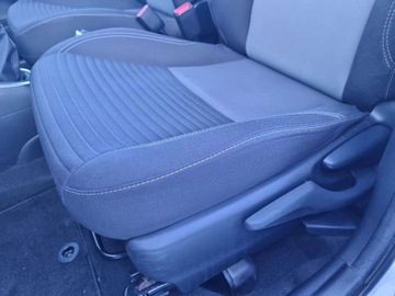 Toyota Yaris III Hatchback 5d Facelifting 2017 1.5 Dual VVT-iE 111KM 2019 Toyota Yaris Toyota Yaris 1,5-Dual-VVT-iE, serwisowany w ASO, 1.5 Benzyna, zdjęcie 22