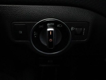 Mercedes Klasa A W176 Hatchback 5d Facelifting 180 d 109KM 2017 Mercedes A 180 półskóra kamera tempomat, zdjęcie 31