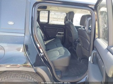 Land Rover Defender IV (L663) 2023 Land Rover Defender 110 se, 2023r., 4x4, 3.0L 3.0 Benzyna 395KM, zdjęcie 9
