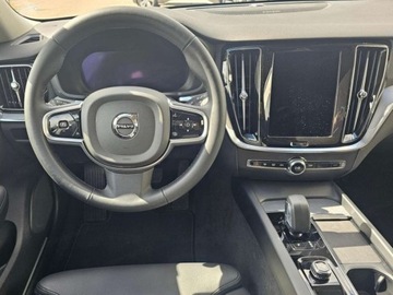 Volvo V60 II  2025 VOLVO V60 T6 AWD Plug-In Hybrid Plus Dark Combi 2.0 (398KM) 2025, zdjęcie 5