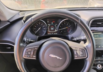 Jaguar F-Pace SUV 2.0 i4 250KM 2019 Jaguar F-Pace 2019r, 2.0 Benzyna AUTOMAT. Lekko przetarte boki. Jezdzi., zdjęcie 11