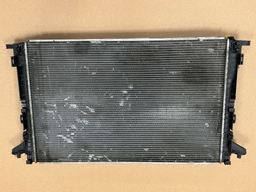 AUDI A4 A5 Q7 CHLADIČ VODY 8W0121251N