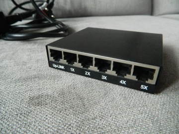 Switch Dynamode SW-50010- M 5-Port 10/100 + ZASILACZ