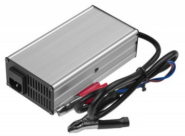 ЗАРЯДНОЕ ЗАРЯДНОЕ УСТРОЙСТВО ДЛЯ LiFePO4 Green АККУМУЛЯТОРОВ