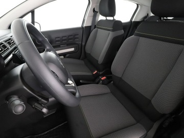 Citroen C3 III Hatchback 1.2 PureTech 82KM 2019 Citroen C3 Niski przebieg Navi Czujniki parkowania, zdjęcie 12