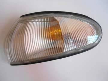 BLIKAČ PŘEDNÍ LEVÝ COLT 1992-1996