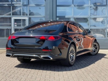 Mercedes Klasa E W214 Sedan 2.0 220d 197KM 2025 MERCEDES-BENZ E Klasa 220 d AMG 2.0 (197KM) 2025, zdjęcie 2