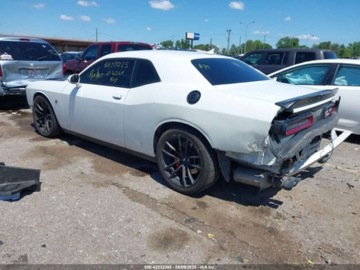Dodge Challenger III 2021 Dodge Challenger RT Scat Pack 2021 6.4l 6.4 Benzyna 485KM, zdjęcie 3