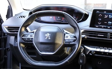 Peugeot 5008 II Crossover 1.6 BlueHDI 120KM 2018 Peugeot 5008 Zarejestrowany Bezwypadkowy 1.6 Diesel 120KM, zdjęcie 15