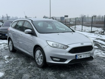 Ford Focus III Kombi Facelifting 1.6 TDCi 115KM 2015 Ford Focus 1.6 TDCi 8V 115KM 2015r Salon PL, zdjęcie 2