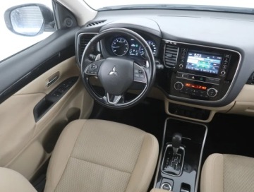 Mitsubishi Outlander III SUV Facelifting 2017 2.0 150KM 2019 Mitsubishi Outlander 2.0, Salon Polska, zdjęcie 6