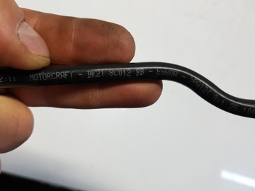 FORD OE BK21-8C012-BB TRUBKA PŘÍVOD CHLADIČŮ VODY