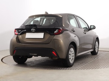 Toyota Yaris IV Hatchback 1.5 Dynamic Force 125KM 2023 Toyota Yaris 1.5 VVT-i, Salon Polska, zdjęcie 4