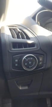 Ford Focus III Kombi Facelifting 1.0 EcoBoost 125KM 2016 Ford Focus navi , ladny , zadbany,nowy rozrzad w aso ford,bezwypadek 125KM, zdjęcie 20